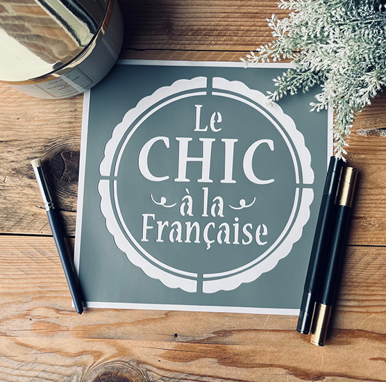 Pochoir Adhésif Décoratif en PVC, Motif Médaillon Le Chic à la Française, 20 x 20 cm