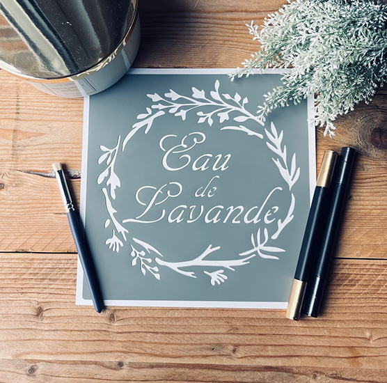 Pochoir Adhésif Style Nature en PVC, Motif Couronne Eau de Lavande, 20 x 20 cm