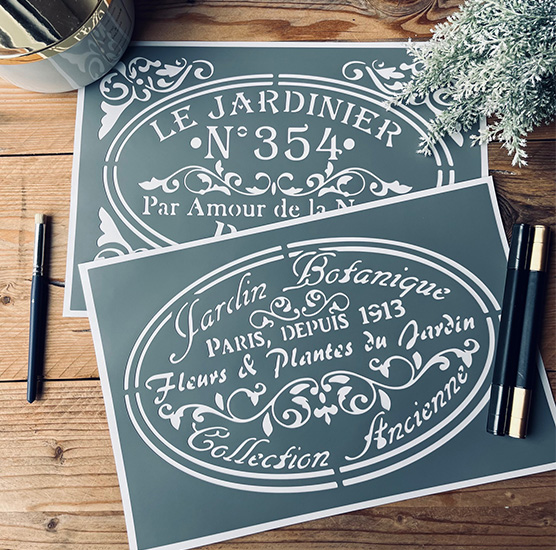 Lot de 2 Pochoirs Adhésifs Style Vintage en PVC, Motif Médaillon Jardin Botanique & Le Jardinier, 30 x 20 cm chacun