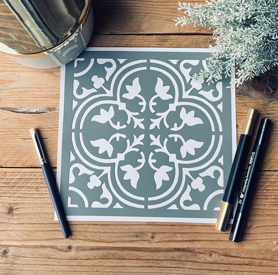 Pochoir Adhésif en PVC, Motif Carrelage, Faïence & Fleurs 20 x 20 cm